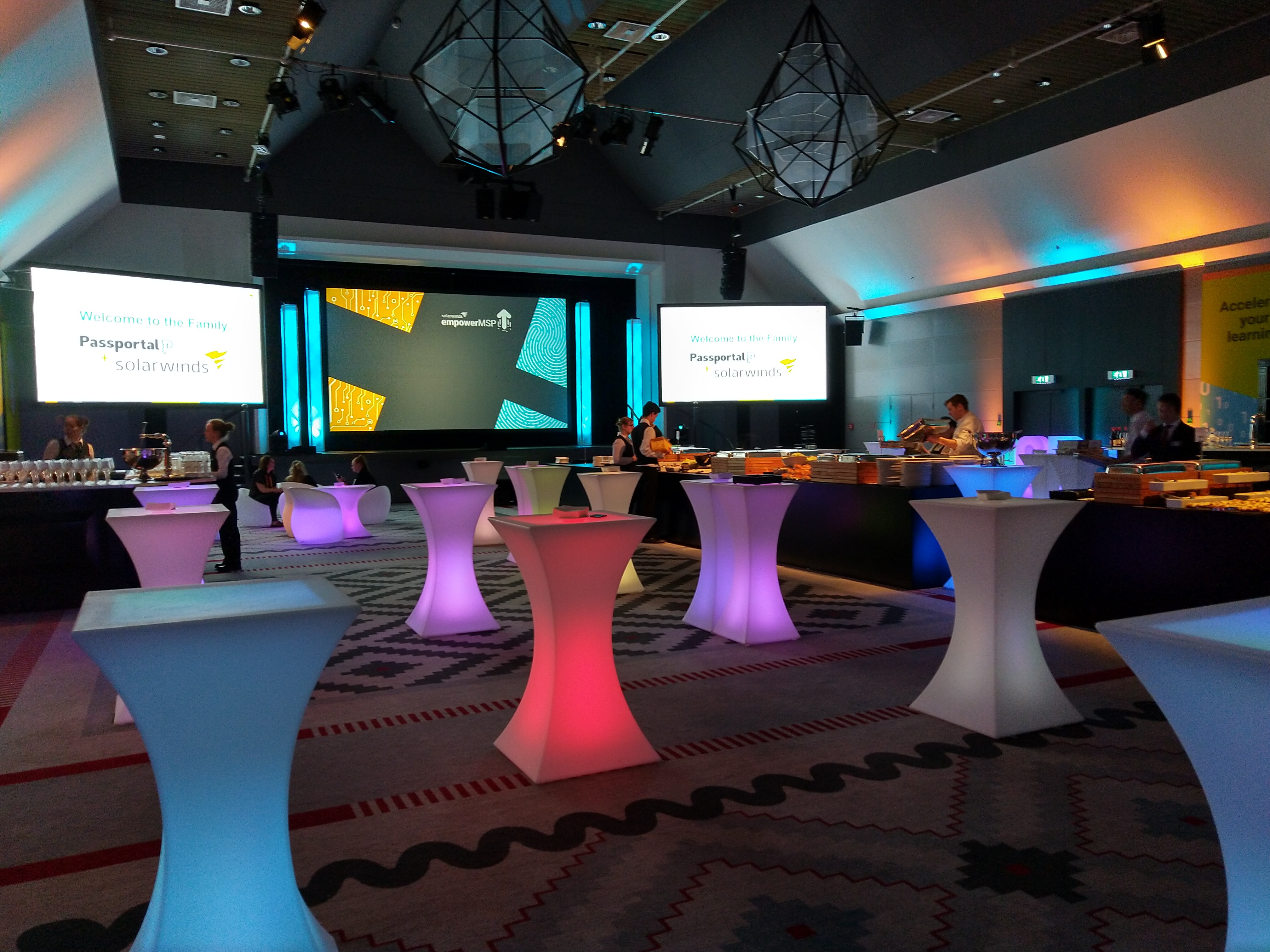 Maaltijd zijn Deskundige Event decoratie Utrecht. Huur uw event decoratie bij LED-Event.